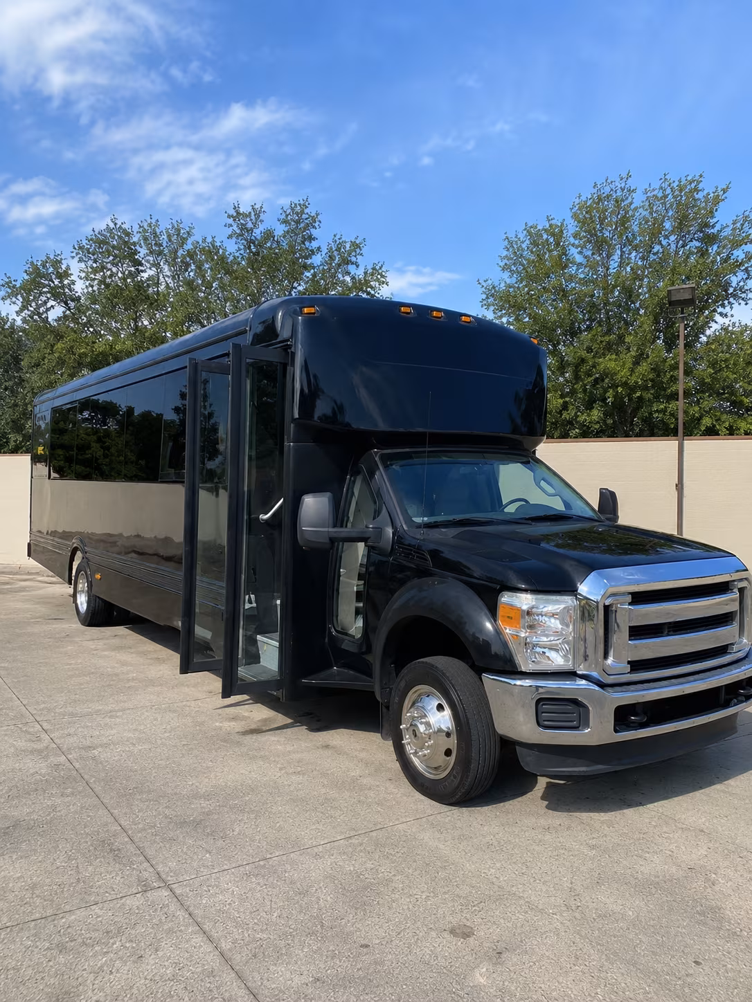 encinitas 20 passenger party bus