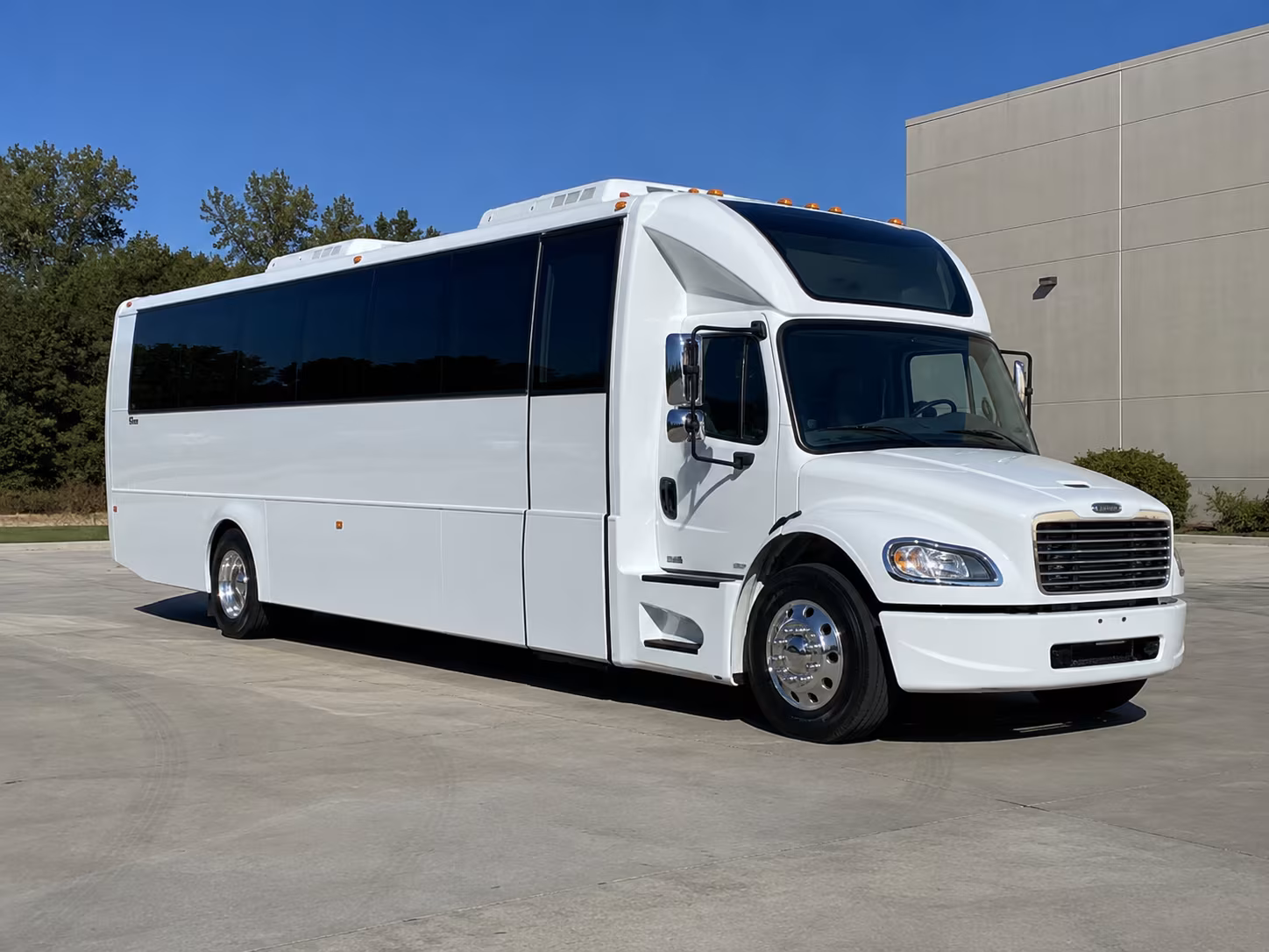 encinitas 28 passenger party bus
